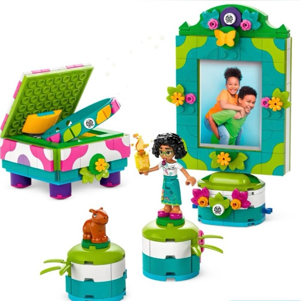 LEGO® Mirabel's Photo Frame and Jewelry Box - Picture 4 of 12